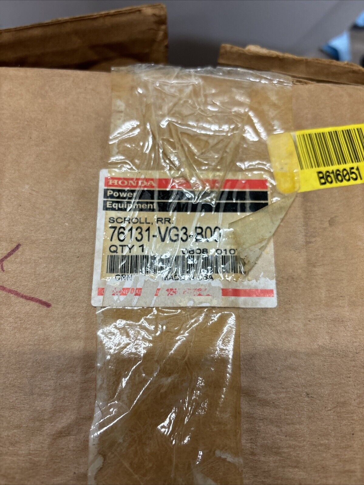 NOS Honda HRS216 K1 - K5 REAR SCROLL 76131-VG3-B00 H173