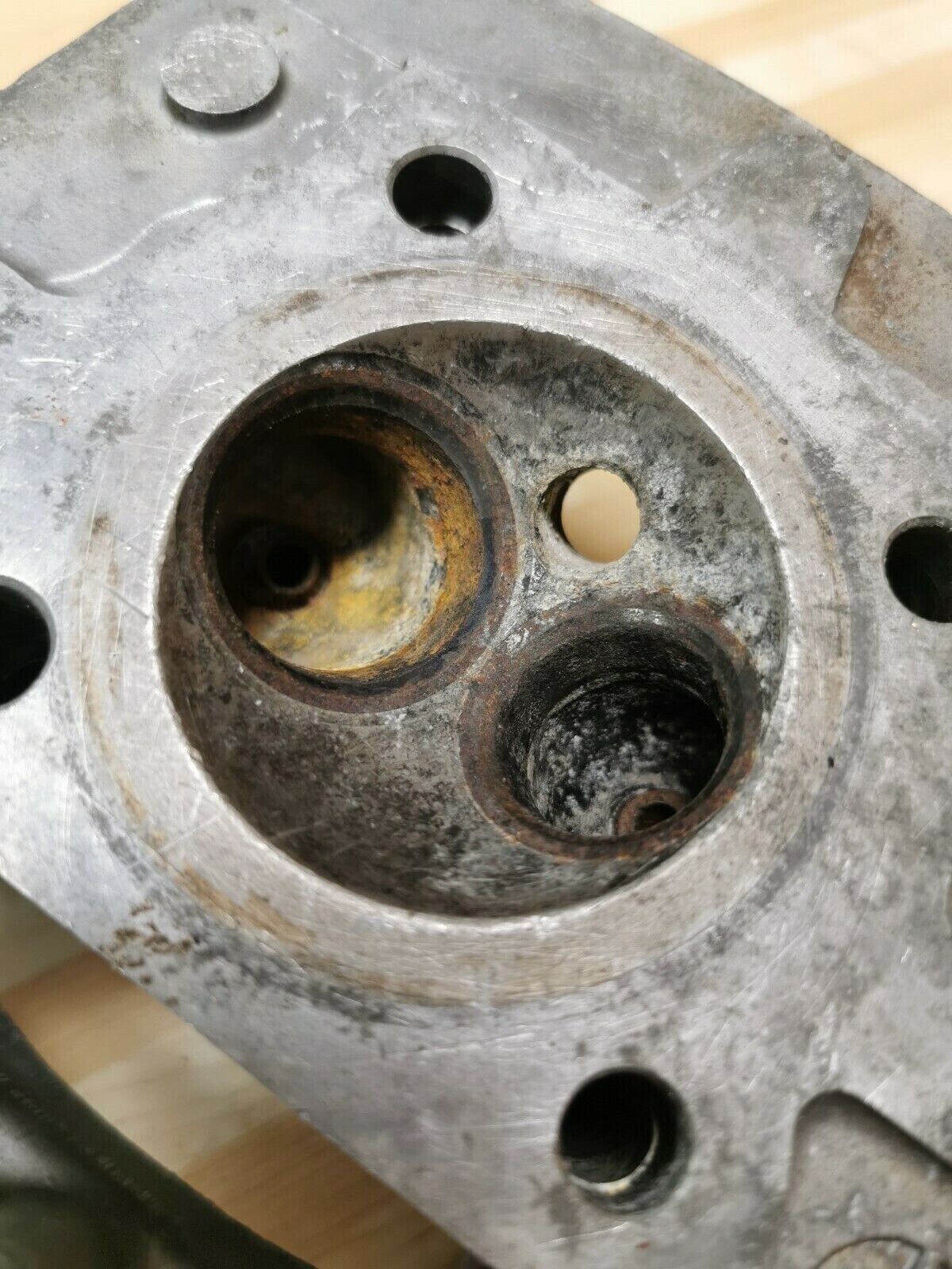 Honda XR200 1981 cylinder head jug barrel top