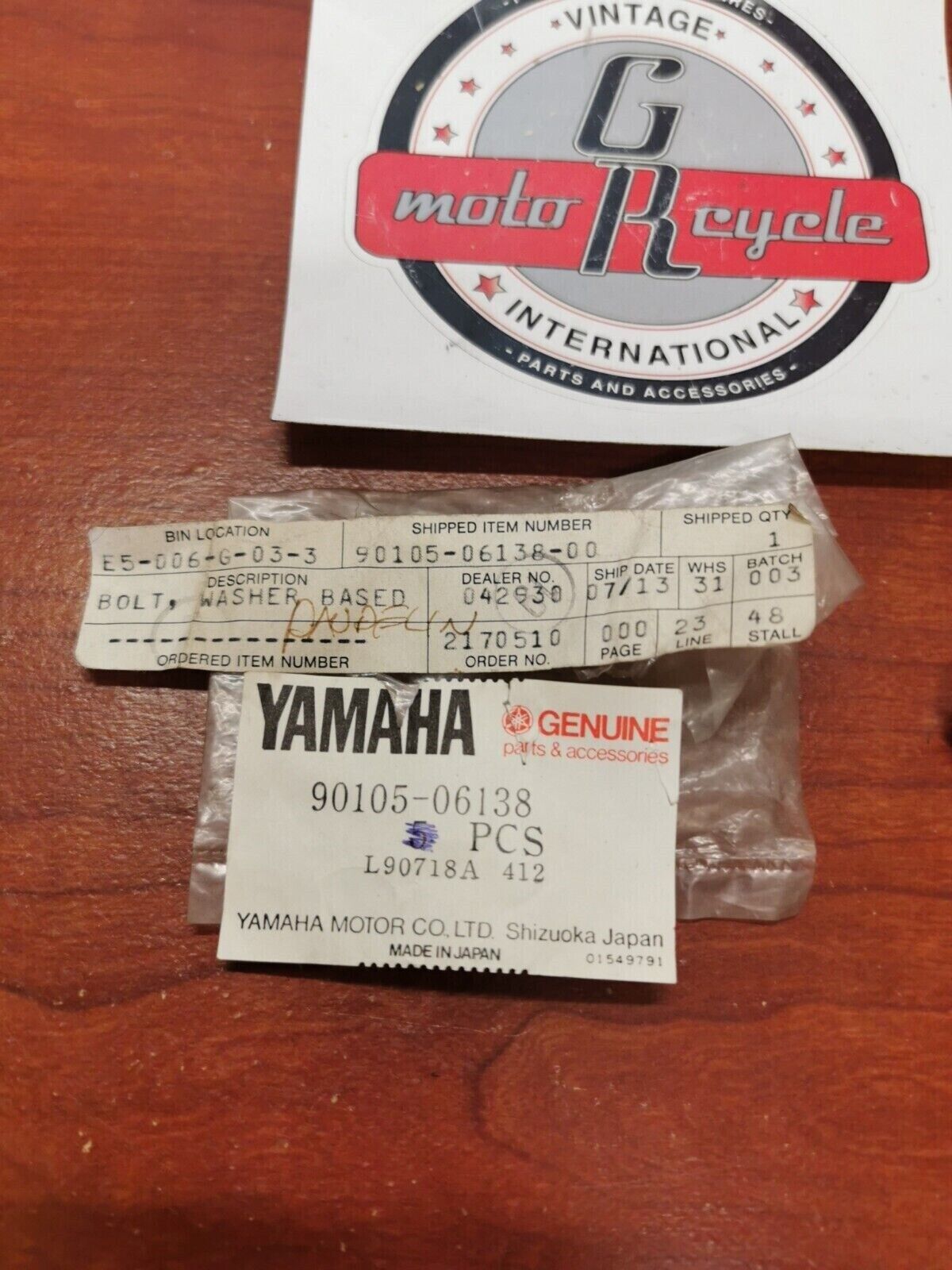NOS YAMAHA EF6600 YG6600 FLANGE BOLT 90105-06138-00 SUB. 95817-06012-00 Y72