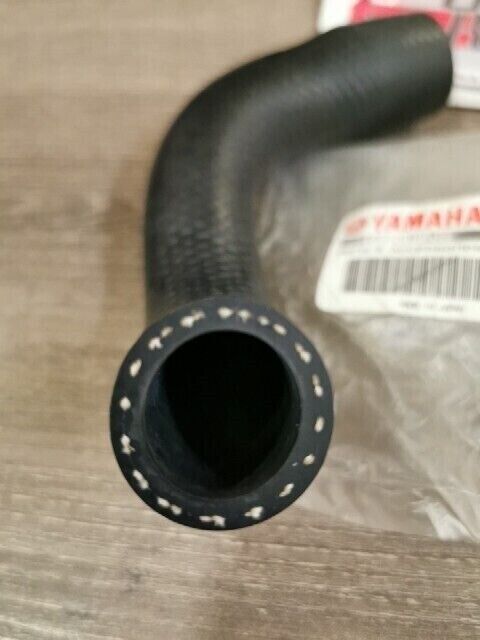 NOS YAMAHA FJ09FCR XSR900LW XS900KGY HOSE 1RC-12588-00-00 Y106