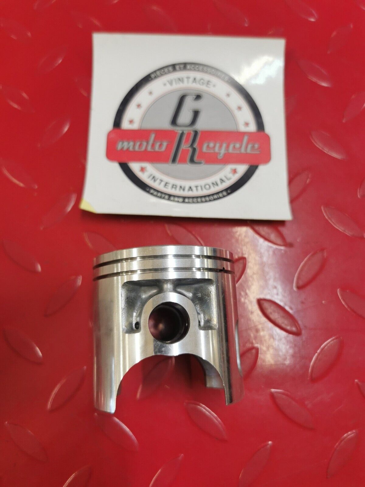 NOS YAMAHA PISTON 2 O/S 0.50 2W6-11636-00-00 SUPERCEDED BY 3R6-11636-00-00 Y27