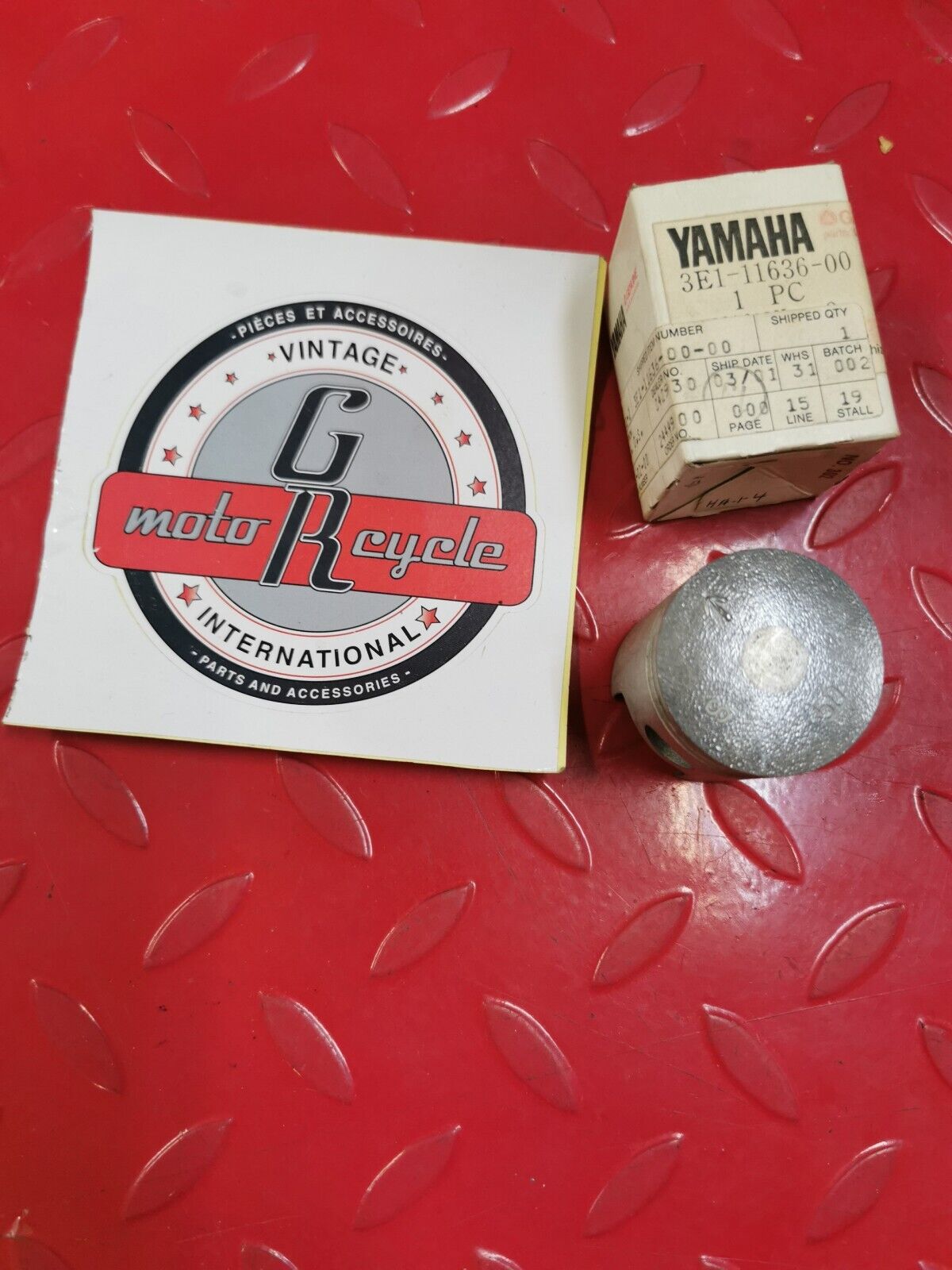 NOS YAMAHA U5 1966 1967 PISTON 1 O/S 0.25 3E1-11635-00-00 Y34