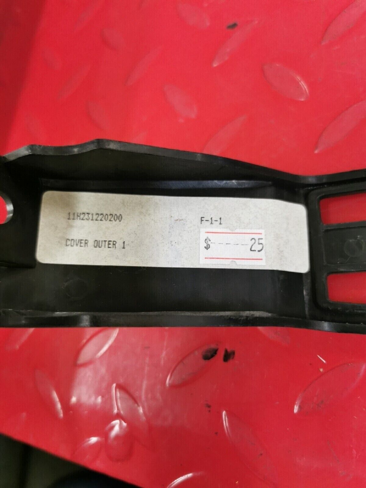 NOS YAMAHA XZ550RJ  1982  COVER EMBLEM  11H-23122-02-00 Y52