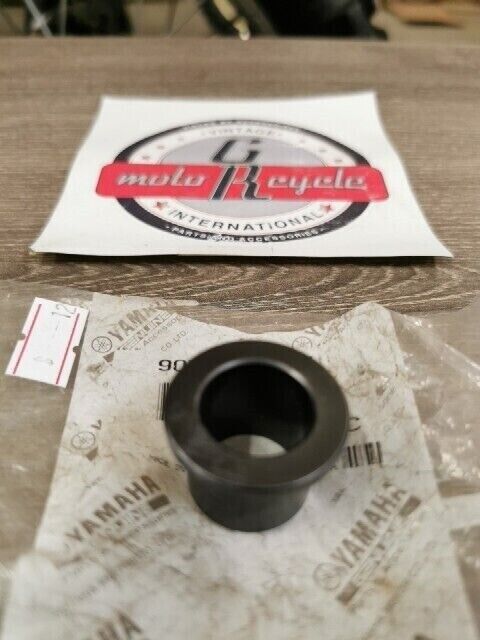 NOS YAMAHA FX10BL RX10PBB RX10MTX RST90ES BUSH SOLID 90381-18N51-00  Y108