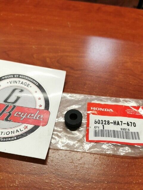 NOS Honda CBR600F ST1300 TRX350 XL700 BATTERY HOLDER RUBBER A 50328-HA7-670 H150