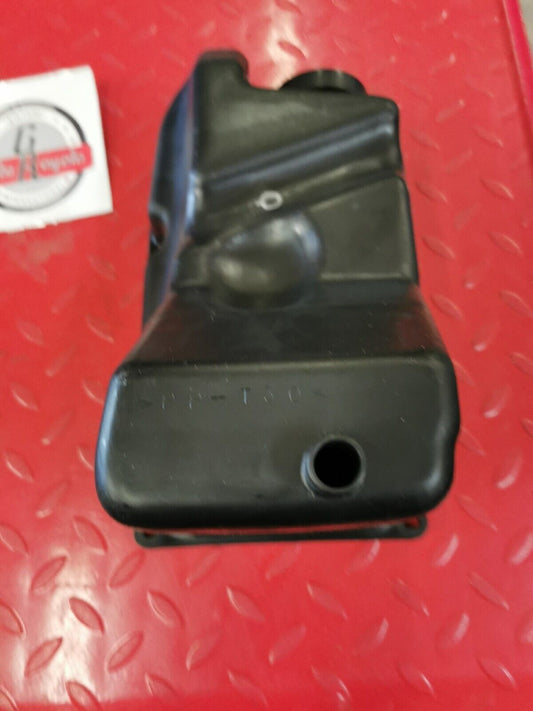 NOS YAMAHA YFM350   CASE AIR CLEANER  Superseded by 1UY-14411-02-00  Y53