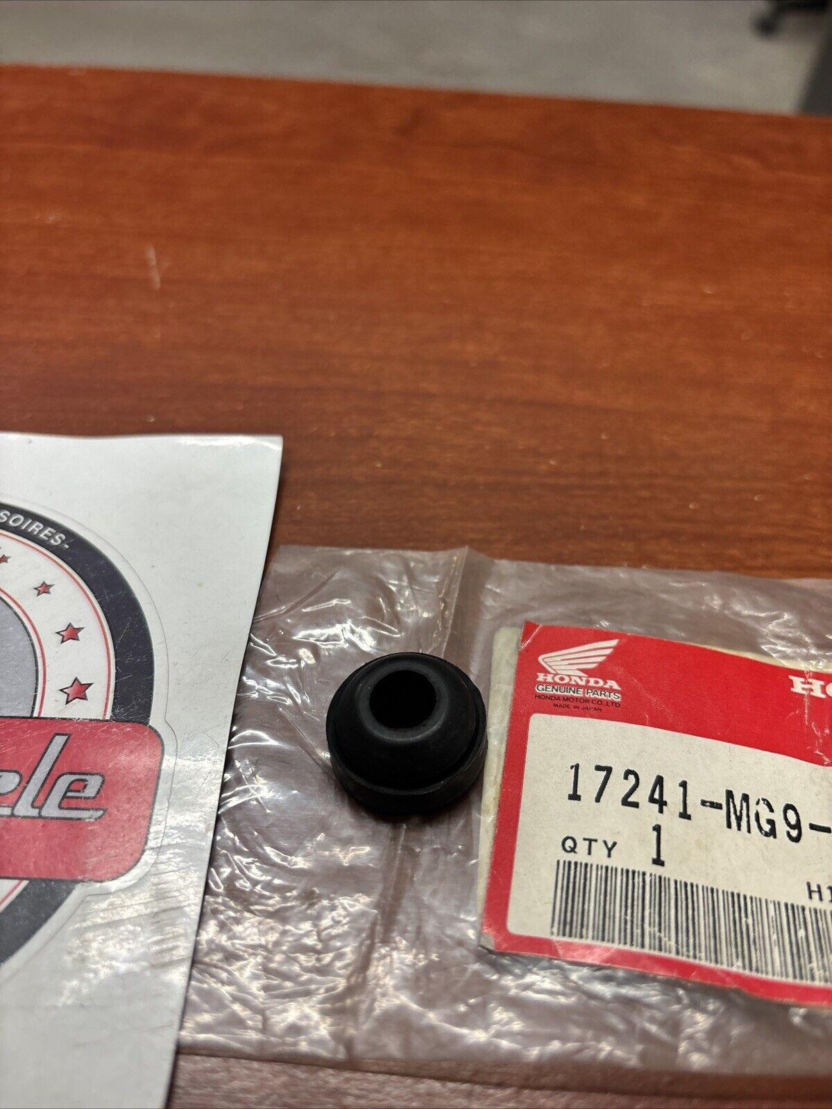 NOS Honda GL1200A GL1200D GL1200I BREATHER TUBE GROMMET 17241-MG9-700 H170