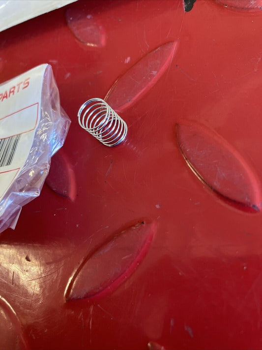 NOS Kawasaki DIAPHRAGM VALVE SPRING K15