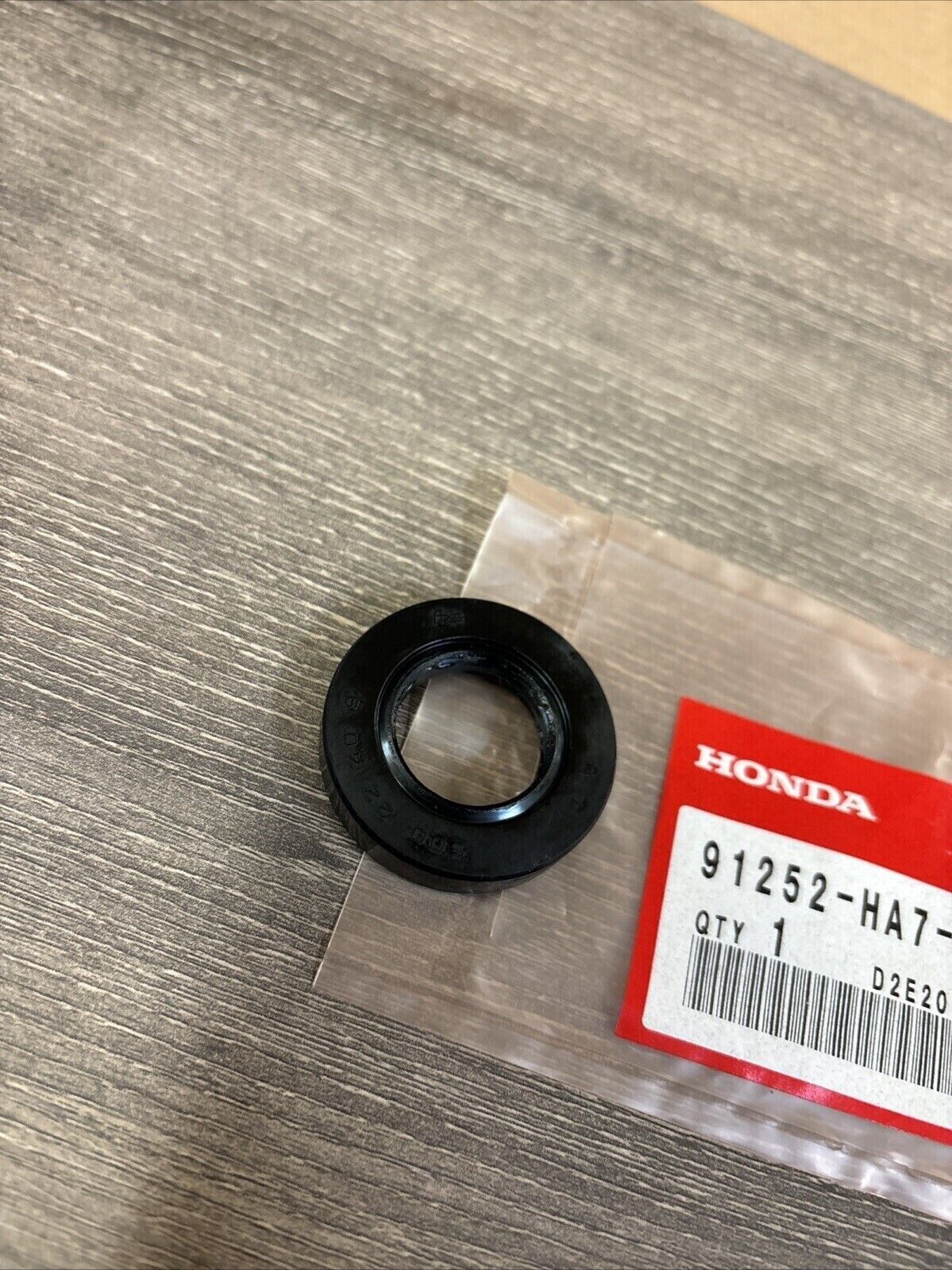 NOS Honda 1986 - 1989 TRX350 D OIL SEAL 22X40X9 91252-HA7-671 H126