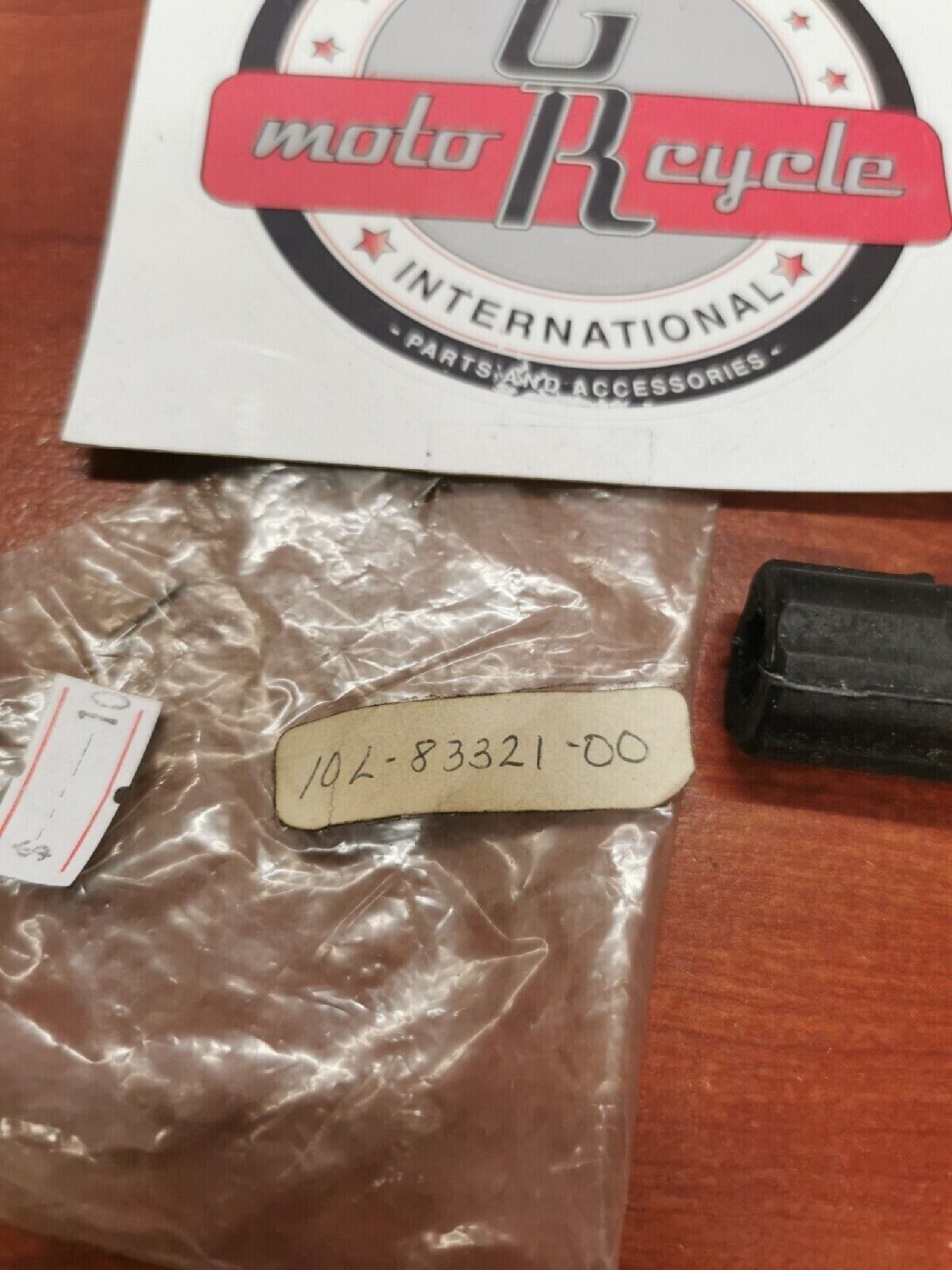 NOS Yamaha TURN SIGNAL DAMPER 10L-83321-00 Y69