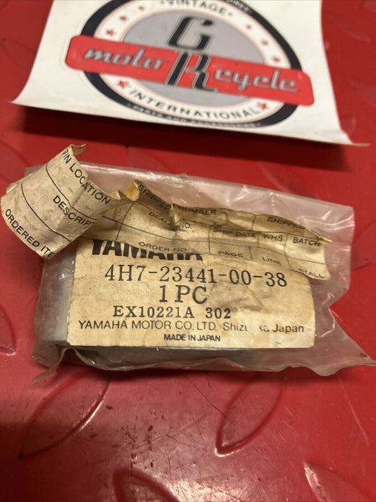 NOS YAMAHA HANDLE UPPER HOLDER 4H7-23441-00-38 SUB BY 4H7-23441-01-38 Y66