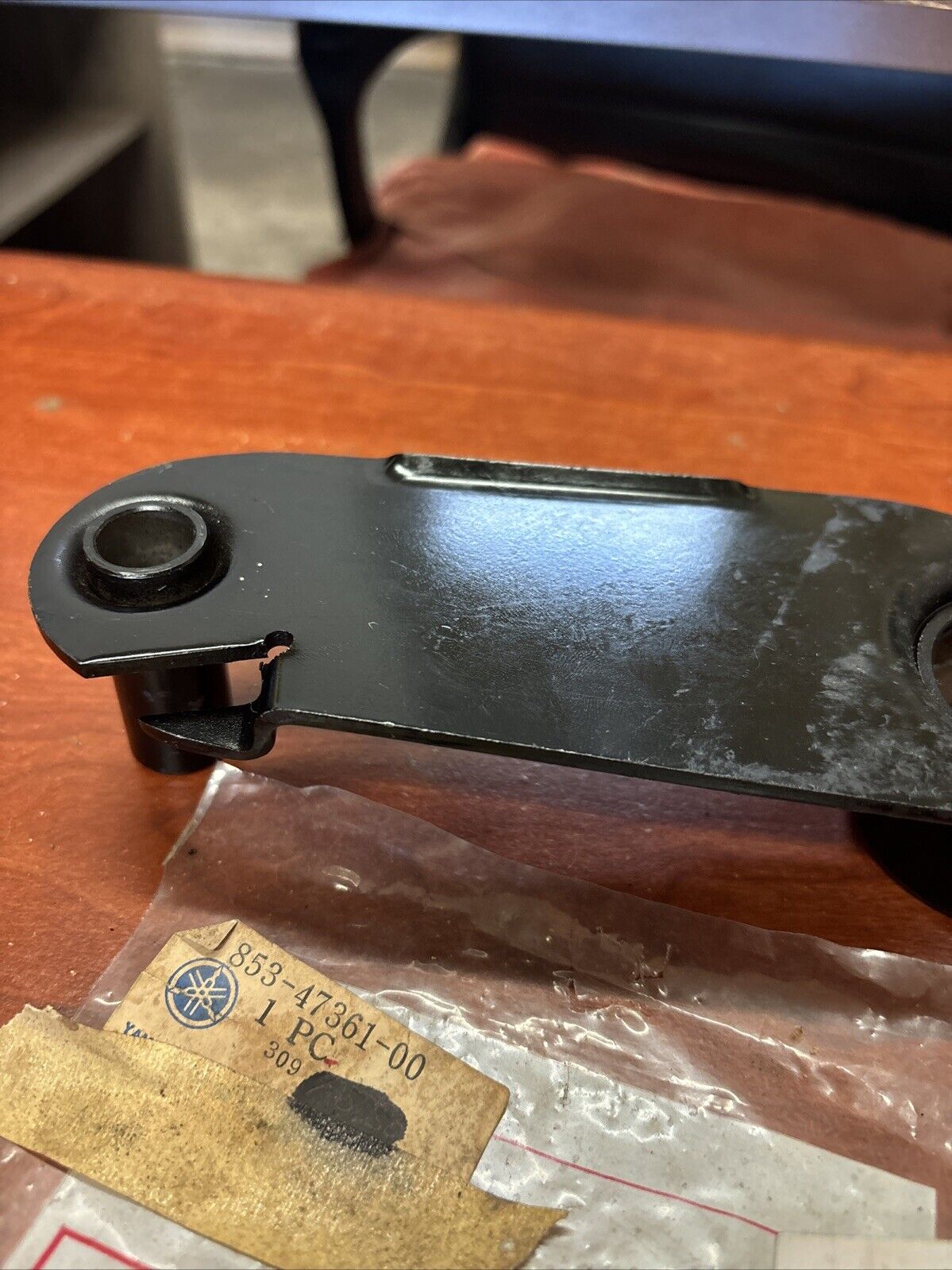 NOS Yamaha GP246F GP292F GS300 SM292 REAR ARM PIVOT 853-47361-00-00 Y184