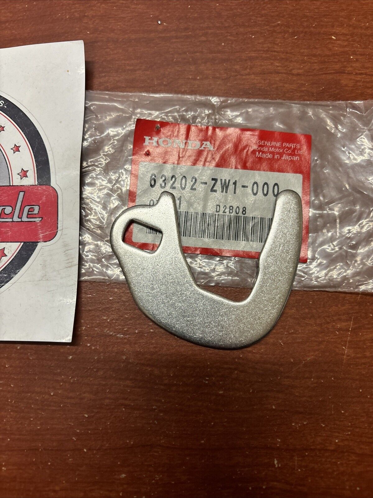 NOS Honda BF75 BF90 BF115 BF130 COVER LOCK HOOK 63202-ZW1-000 H185