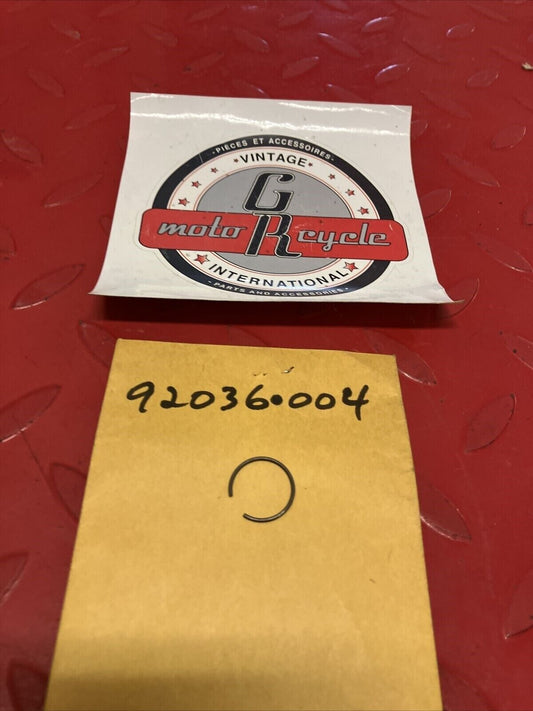 NOS KAWASAKI PISTON PIN CIRCLIP SNAP RING 92036-004 K20
