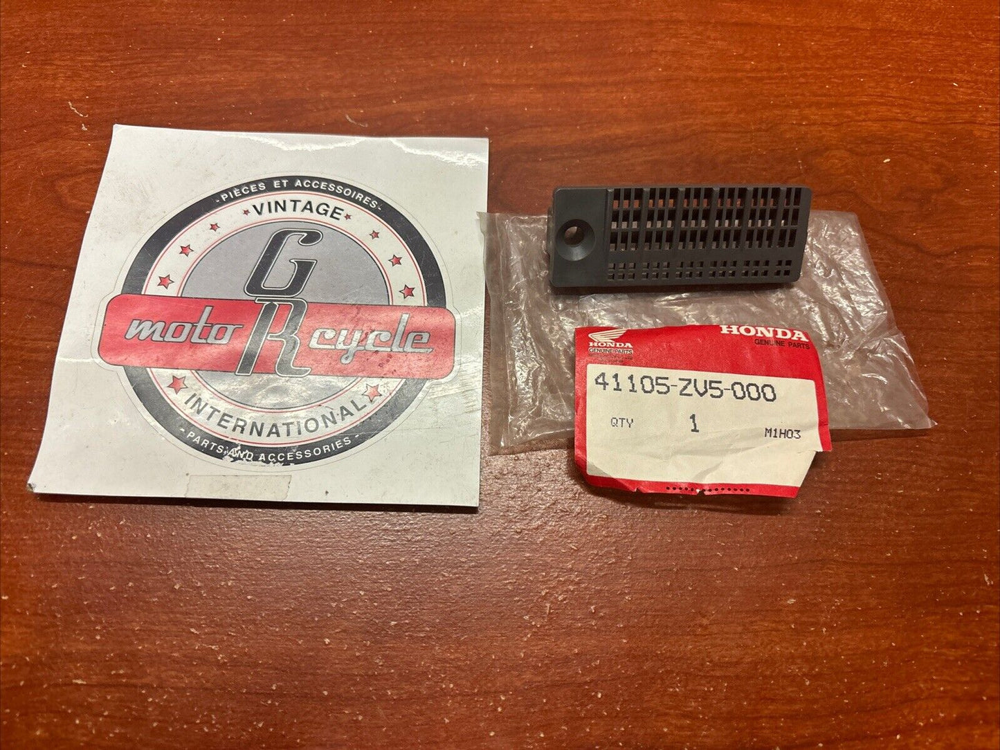 NOS Honda BF25 BF30 BF35 BF40 BF50 BF75 LEFT WATER SCREEN 41105-ZV5-000 H179