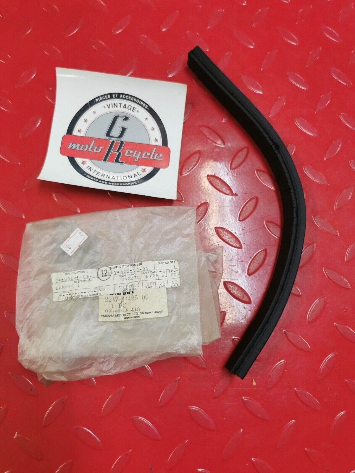 NOS YAMAHA YZ80 1983 DAMPER 1 22W-1442-00-00 Y29