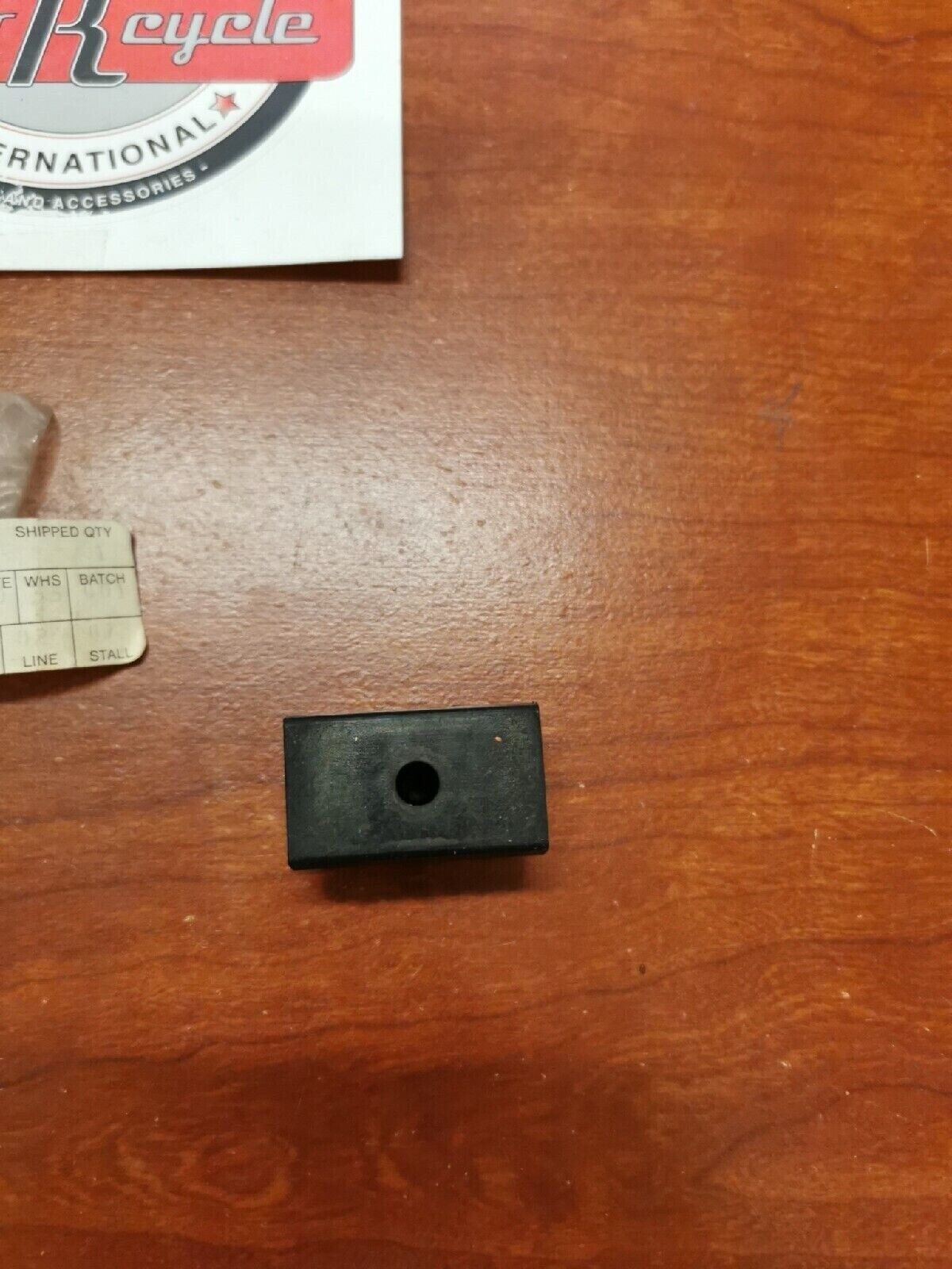 NOS Yamaha SEAT DAMPER 214-24724-00-00 Y71