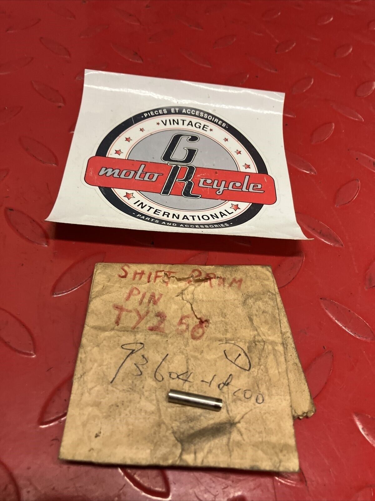 NOS YAMAHA PIN DOWEL 93604-18100-00 Y63