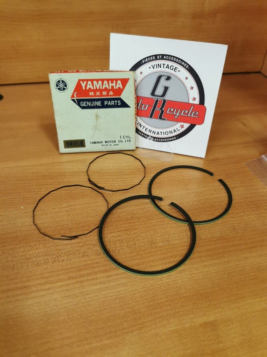 NOS YAMAHA  RT1  1970 1971 PISTON RING SET STD  275-11601-00 Y48