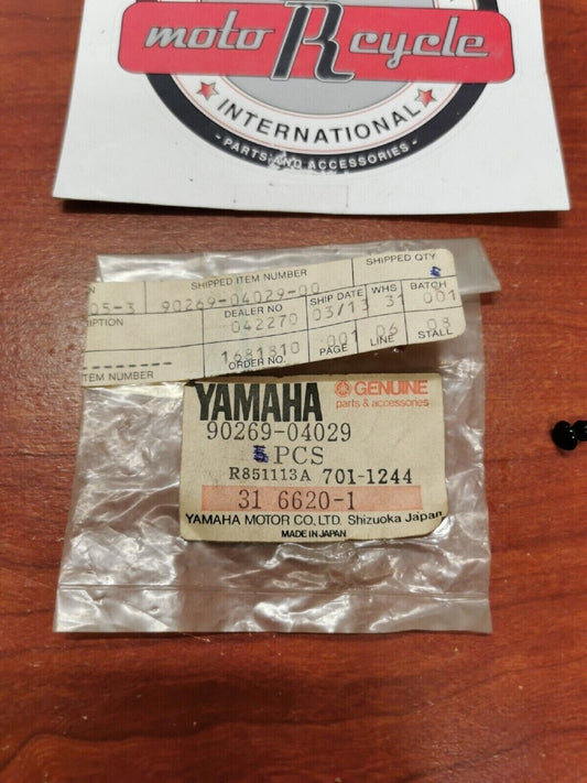 NOS Yamaha 1983 - 1986 CA50 1986 CE50ES SPECIAL SHAPE RIVET 90269-04029-00 Y69