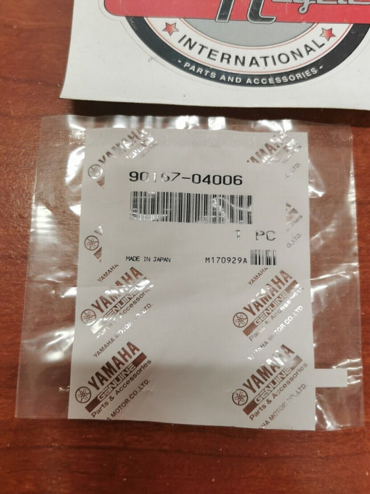 NOS Yamaha PAN HEAD SCREW 90157-04006-00 Y81