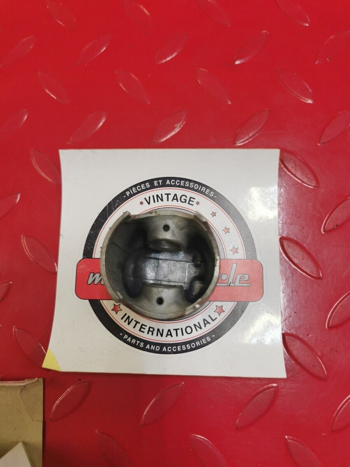 NOS YAMAHA YZ80 1983 PISTON STD 22W-11631-01-94 Y27