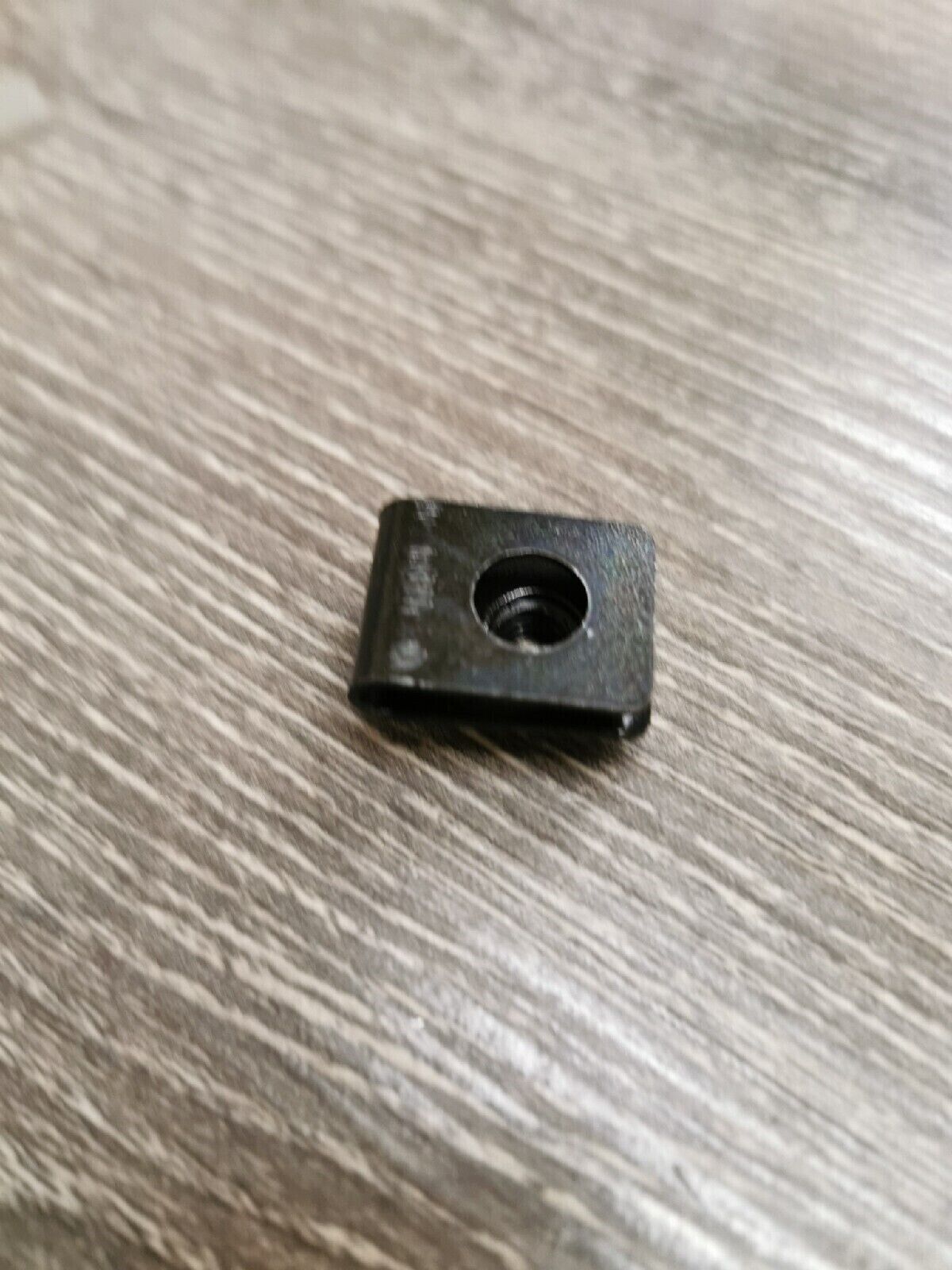 NOS YAMAHA RD350 1985 - 1988 NUT PLATE 47X-21736-00 Y57