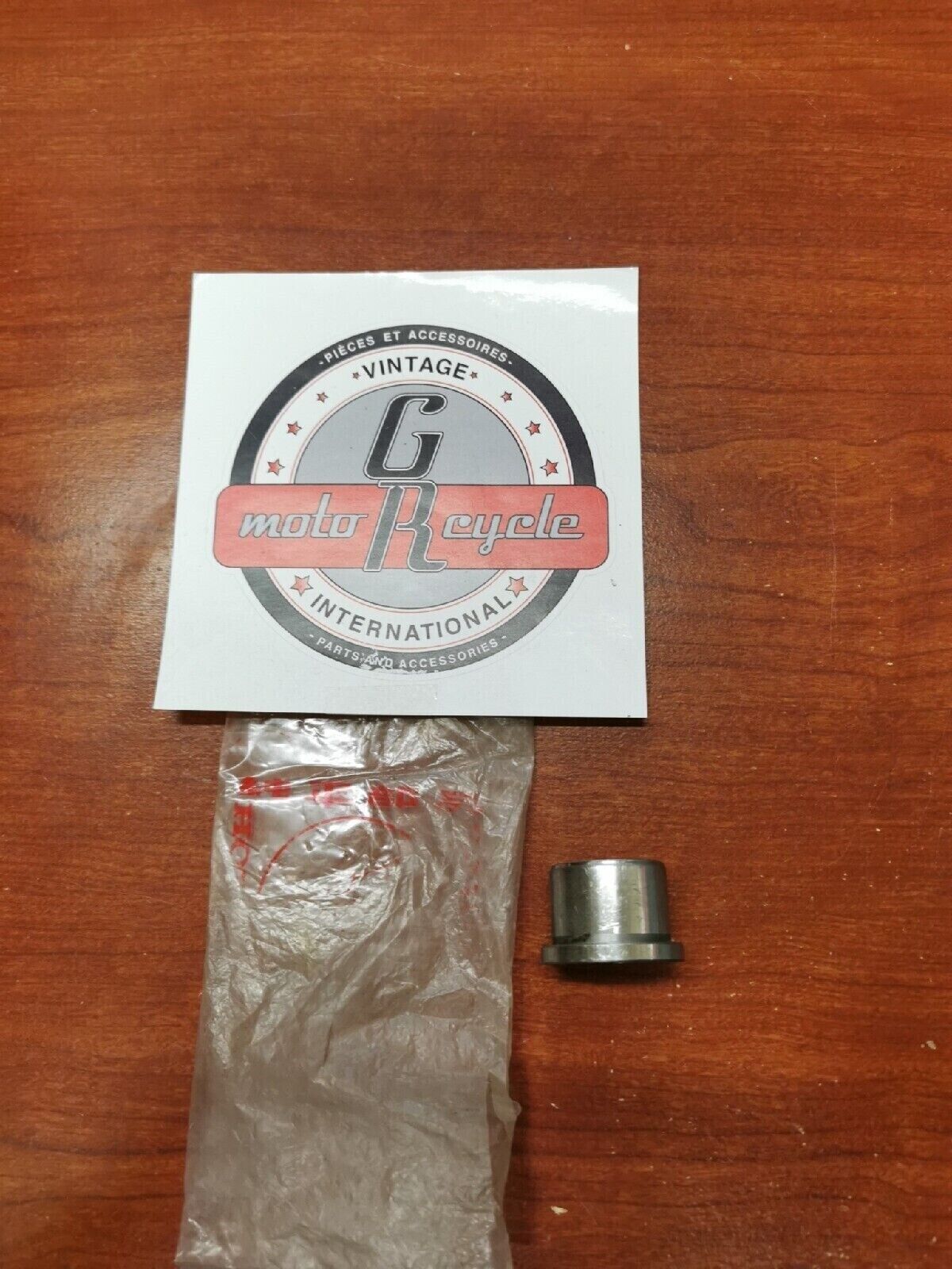 NOS Honda SL350 CL350 CB350 XL250 BUSH, SWINGARM PIVOT 52174-329-300 H36