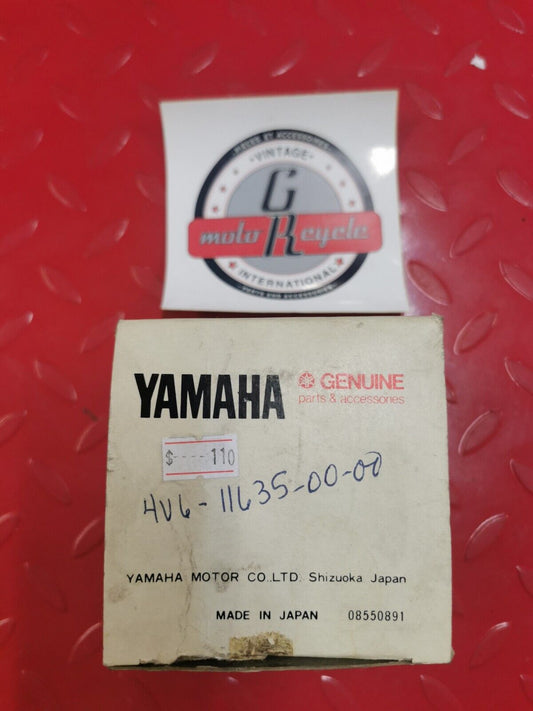 NOS Yamaha IT465 PISTON 1 O/S 0.25 4V6-11635-00-00 Y17
