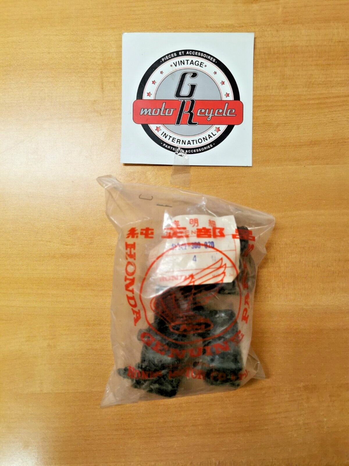 NOS HONDA CB750   WHEEL DAMPER   QTY 4    41242-300-020 H19
