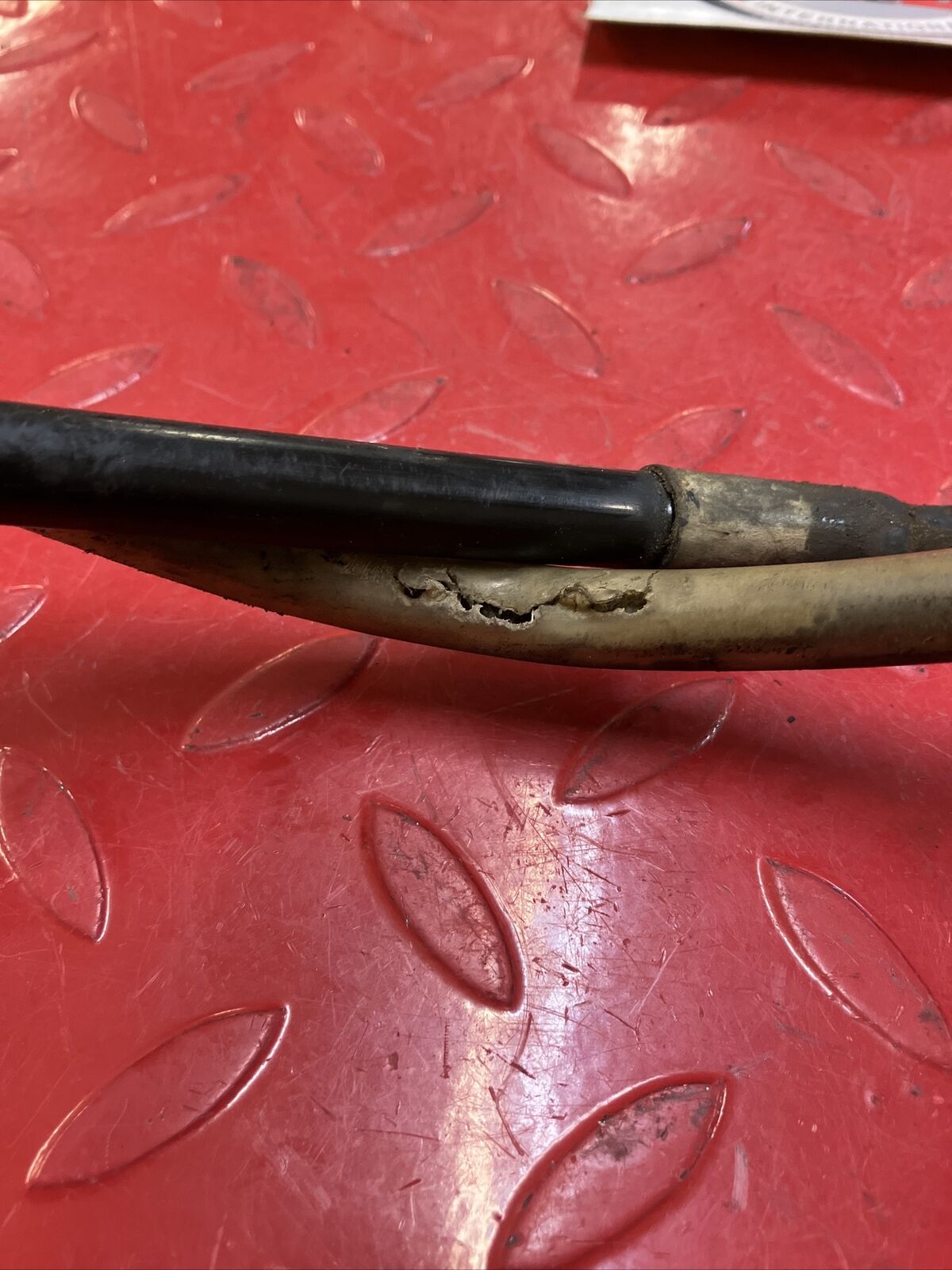 Suzuki RM125 1993 Front brake hose line