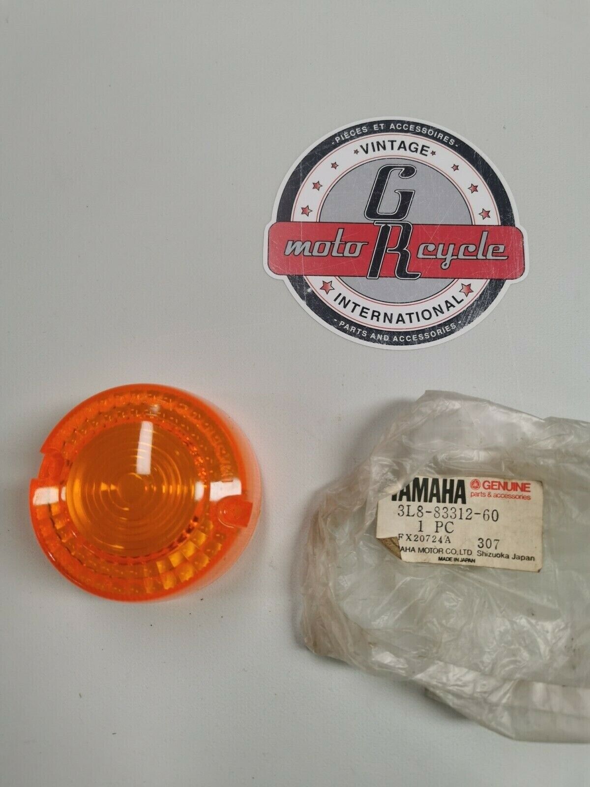 NOS Yamaha FLASHER LENS 3L8-83312-60-00 Y2
