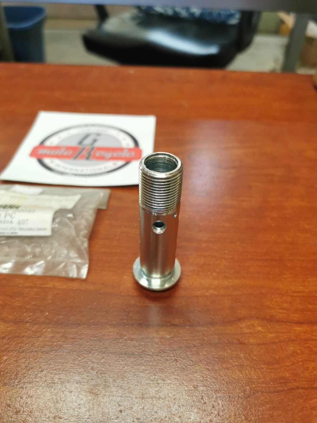 NOS Yamaha UNION BOLT BYPASS VALVE 90401-20043-00 SUB. 1L9-13340-01-00 Y69