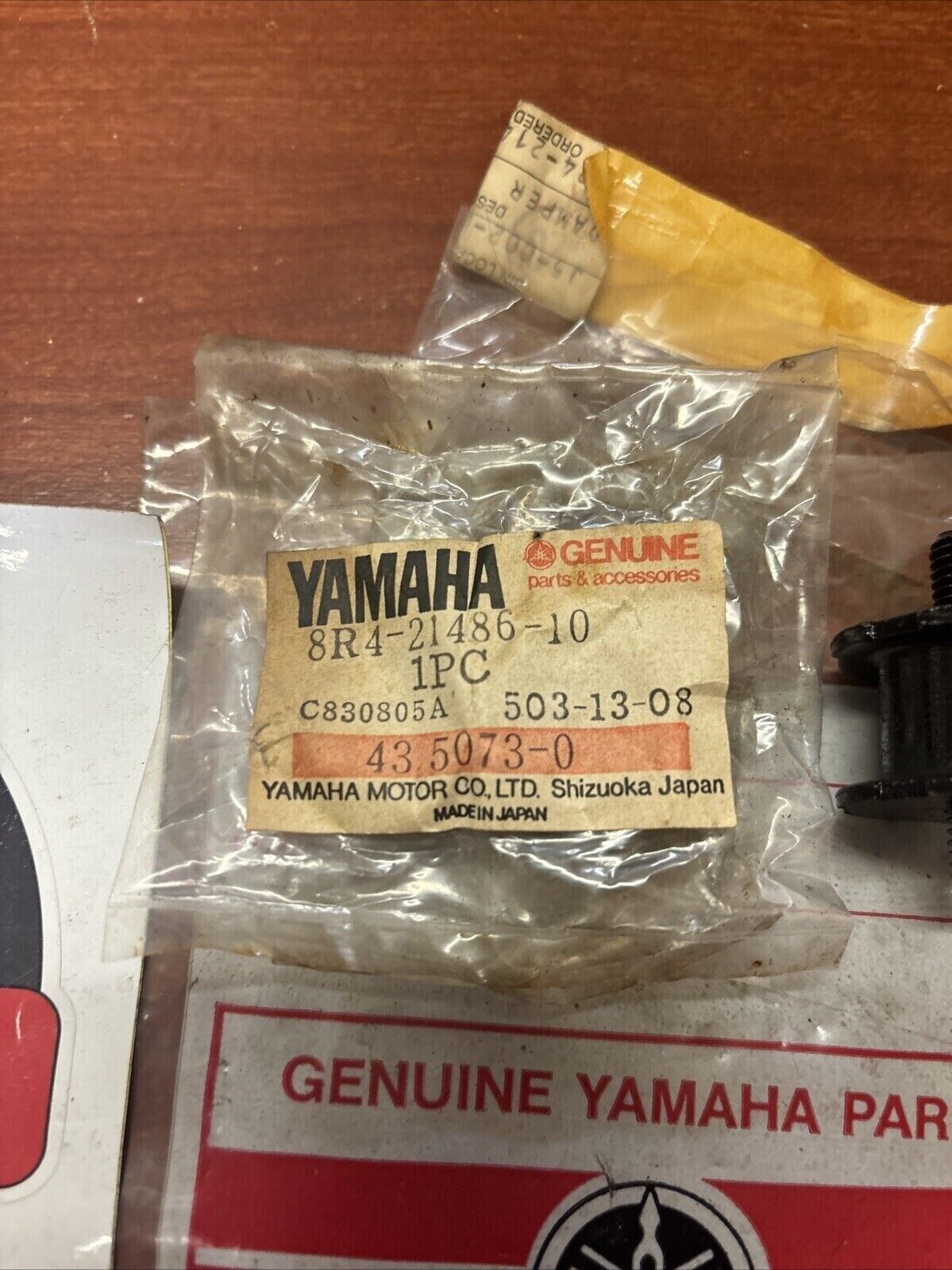 NOS Yamaha DAMPER 2 8R4-21486-10-00 Y177