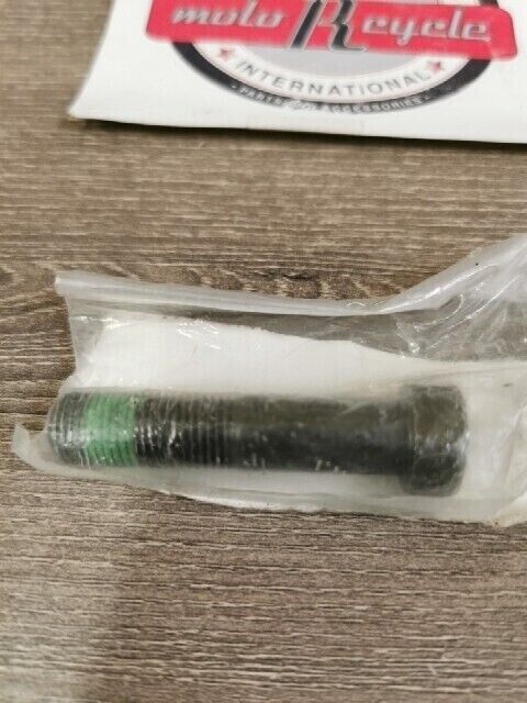 NOS YAMAHA SRX700B VX500XTCB SX500D SRX700C BOLT 90101-12780-00 Y112