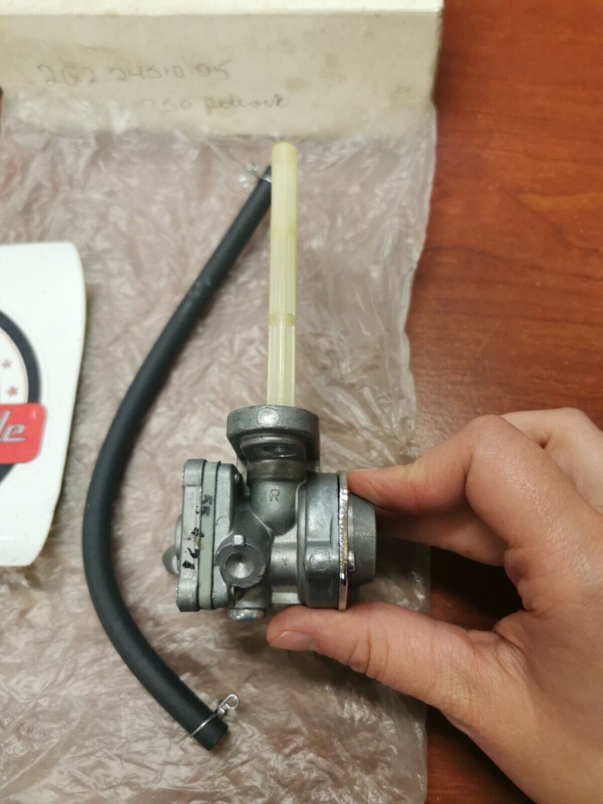 NOS Yamaha XS750 XS850 XS1100 FUEL COCK ASSEMBLY 2 2G2-24510-05-00 Y87