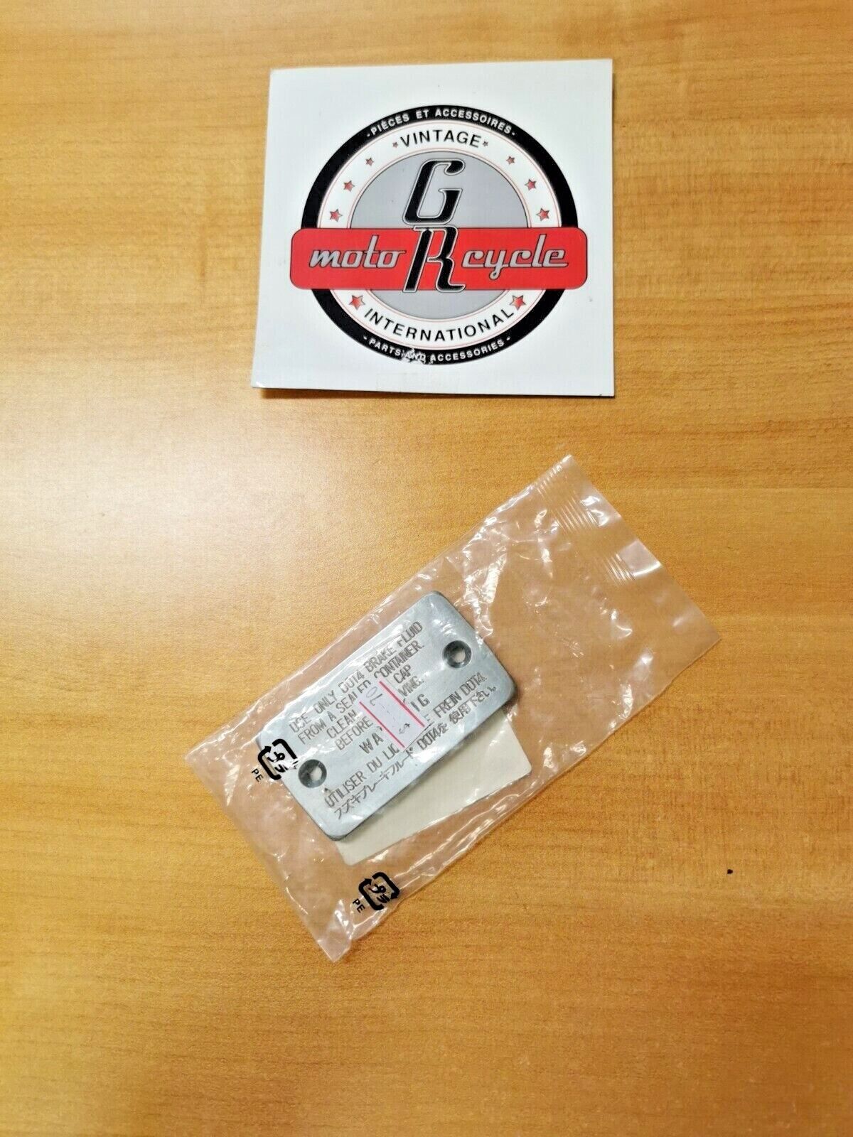 NOS SUZUKI  VS1400    VS1400GPL  2004 - 2009 MASTER CYLINDER CAP  59669-10F00 S6