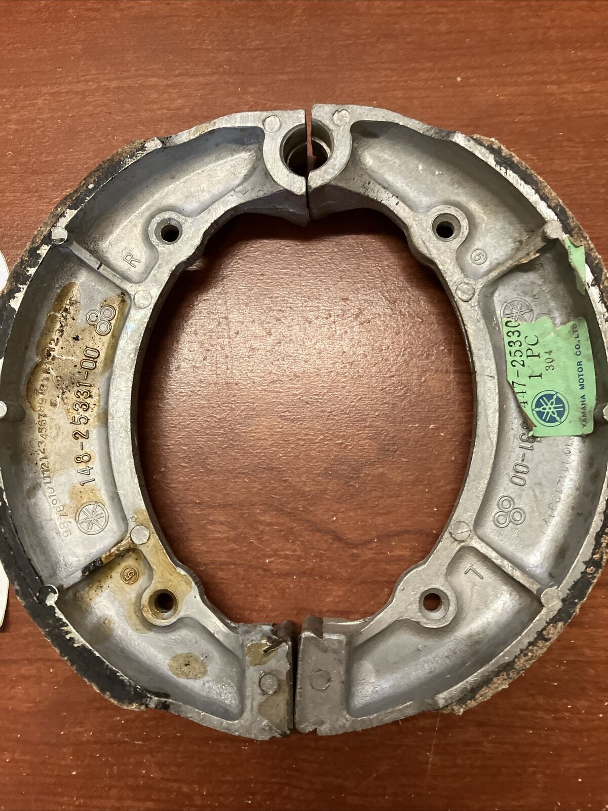 NOS Yamaha RD250L BRAKE SHOES 447-25330-00 SUB 447-25330-01-00 4L0-25330-00 Y165
