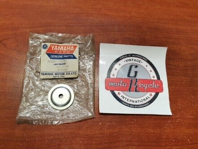 NOS Yamaha WASHER 90209-06137-00 Y116