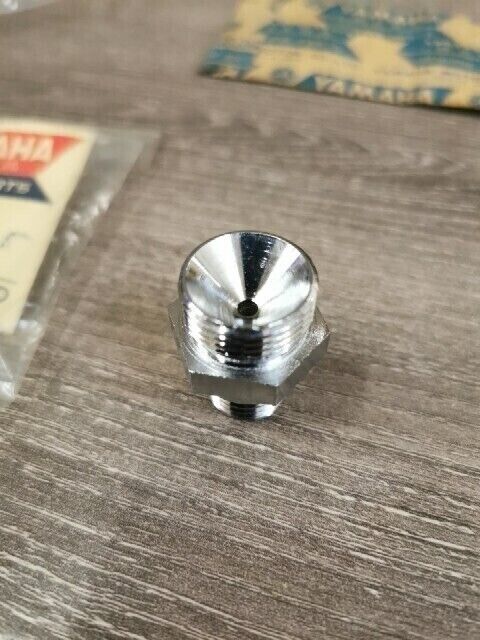 NOS YAMAHA TX650 XS2 XS650H XS1 TX650A XS650 BOLT BANJO 256-13165-01-00 Y168