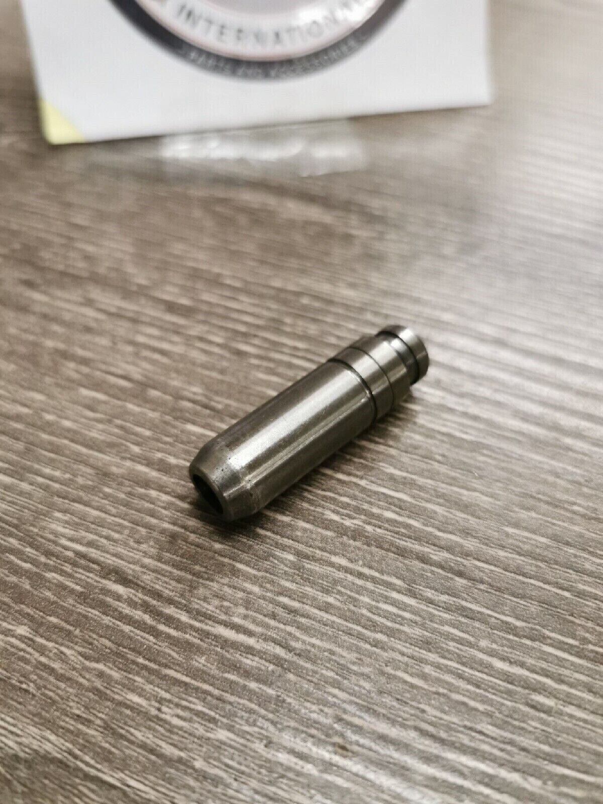 NOS YAMAHA YFM600 SRX600 XT600 XJ750 GUIDE  Intake Valve  4H7-11133-10-00  Y57