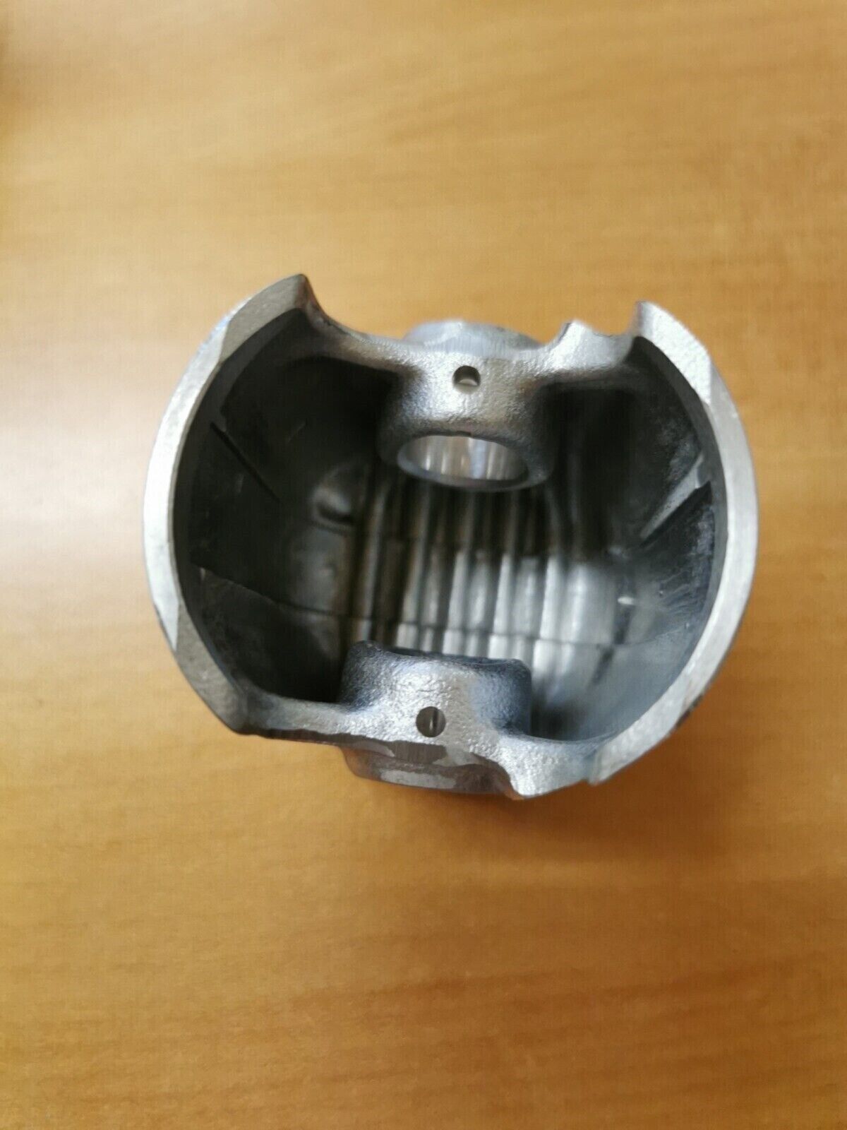 NOS SUZUKI RM125 1981 - 1983 PISTON 12110-141V0  S8