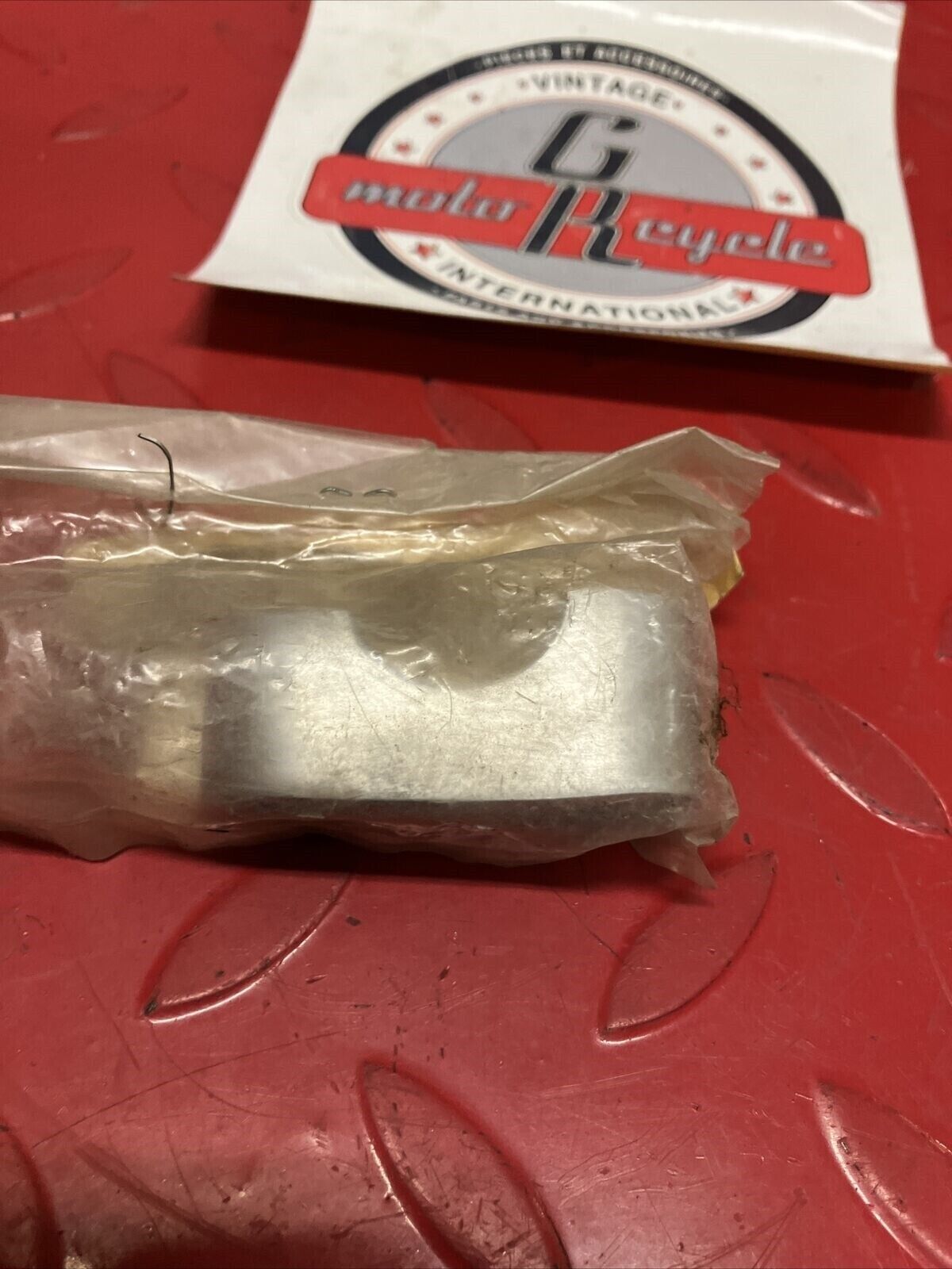 NOS YAMAHA HANDLE UPPER HOLDER 4H7-23441-00-38 SUB BY 4H7-23441-01-38 Y66