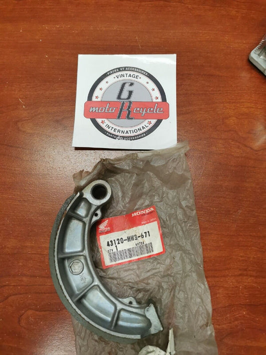 NOS Honda VF500 VF700 BRAKE SHOE 43120-MW3-671 H34