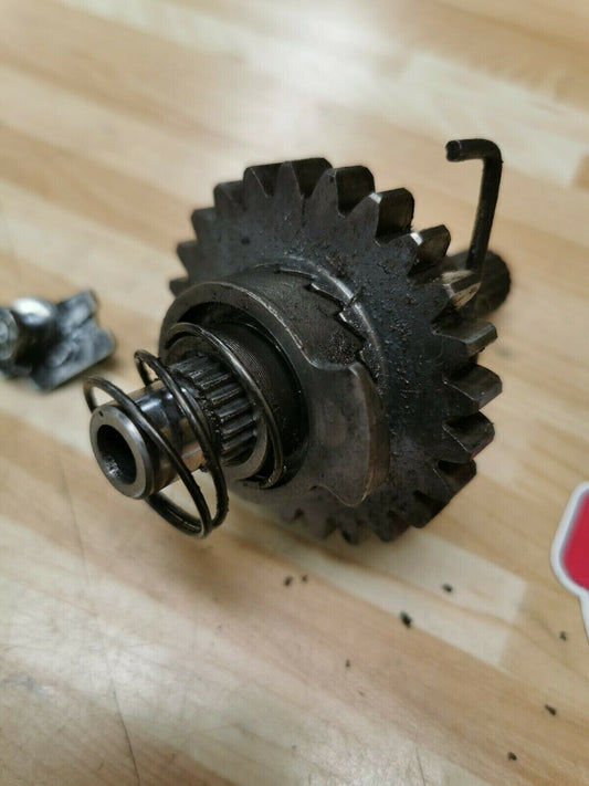 Honda CR125R 1984 kickstarter kick starter spindle shaft gear 28251-KA3-710