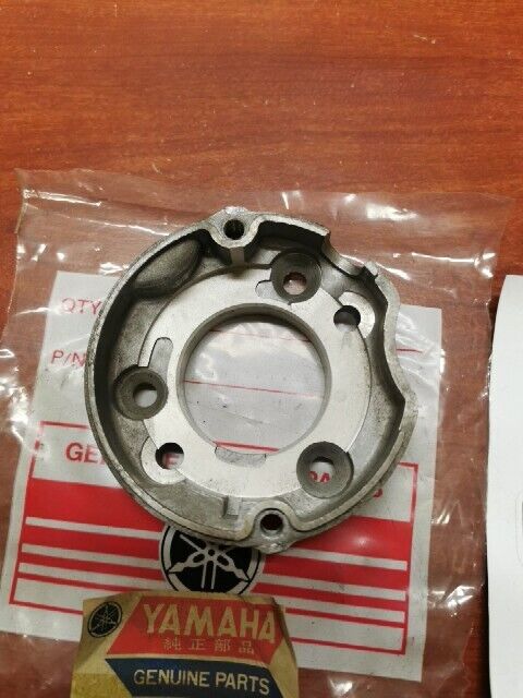 NOS Yamaha BREAKER COVER 256-11157-00-00 SUB 256-11157-01-00 256-11157-02-0 Y116