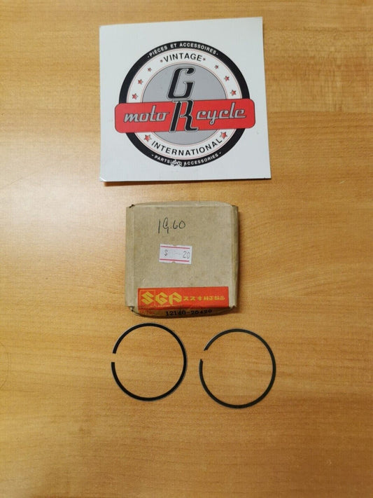 NOS SUZUKI  RM80 1982 RING SET  PISTON STD  12140-20420  S8
