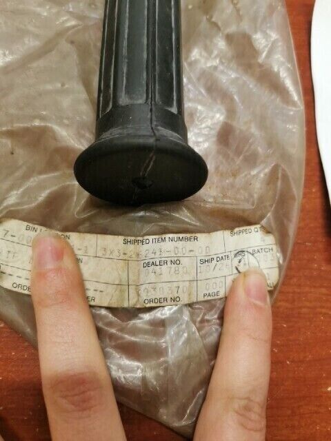 NOS Yamaha 1980 1981 YT125 LEFT SIDE GRIP 3X3-26241-00-00 Y109
