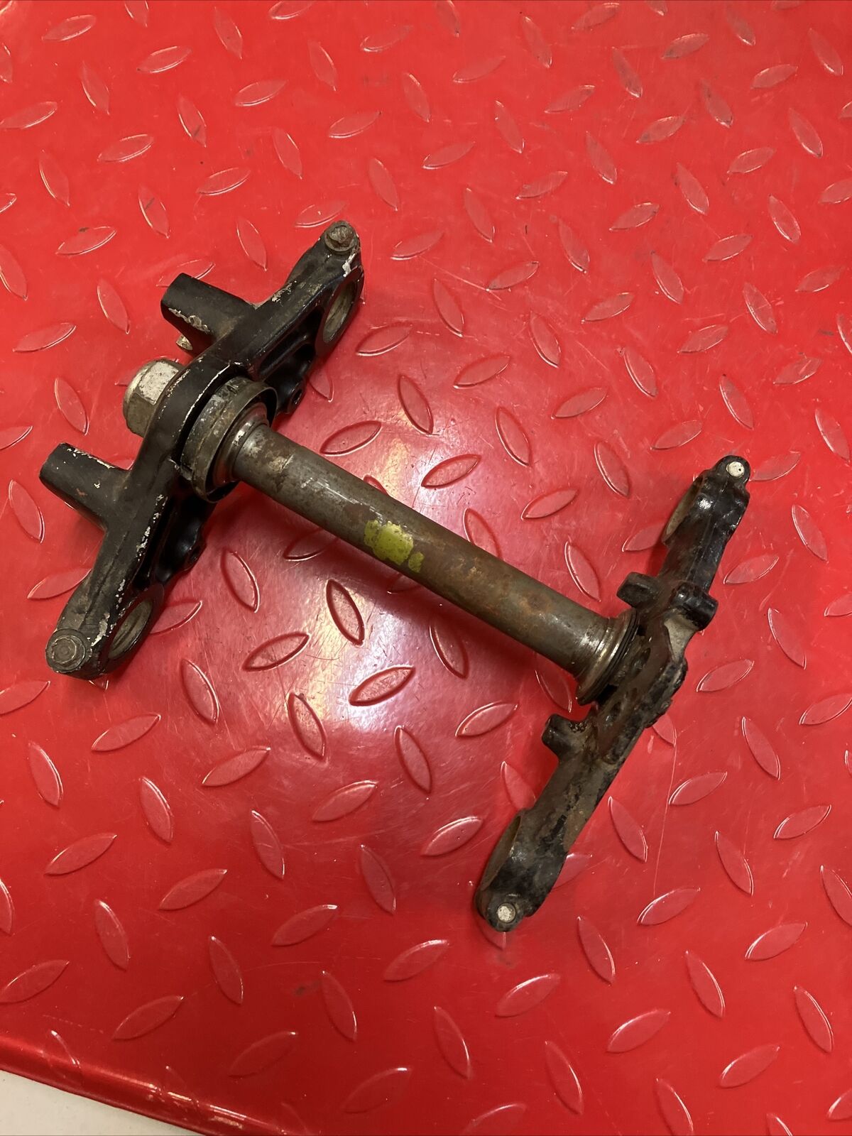 Honda XR100 1983 steering stem triple tree clamp 53200-KA8-710
