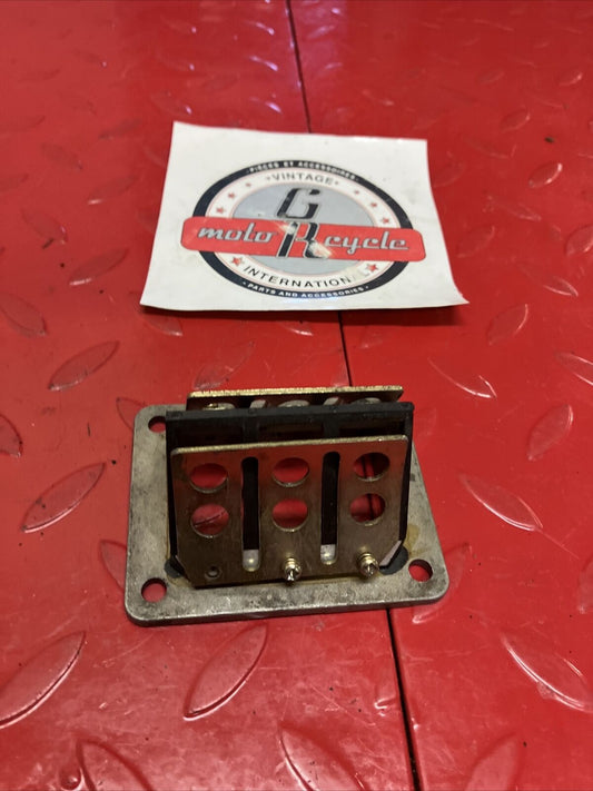 Yamaha YZ125 1983 intake reed valve block cage